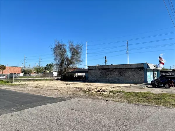 Texas City, TX 77590,204 Highway 146 S