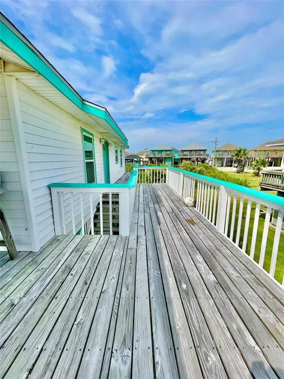 Crystal Beach, TX 77650,978 Nassau