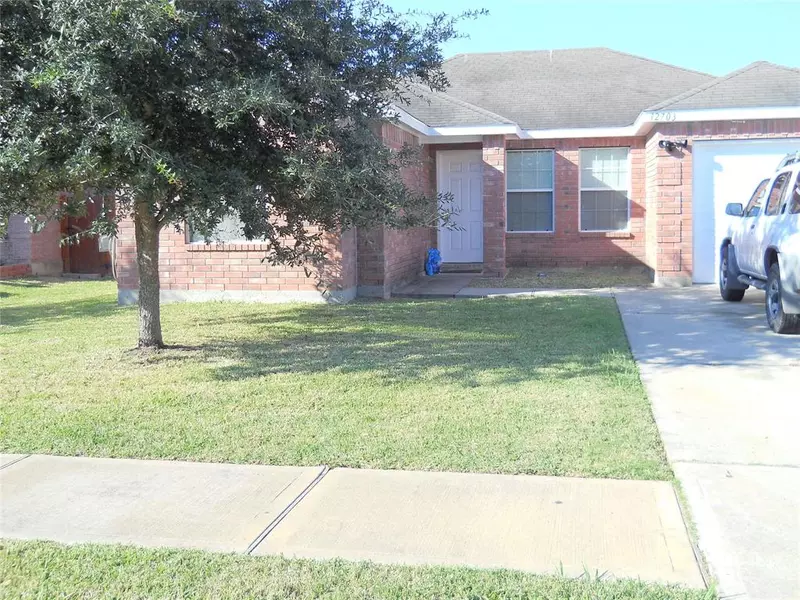 12703 Rio Bravo ST, Rosharon, TX 77583