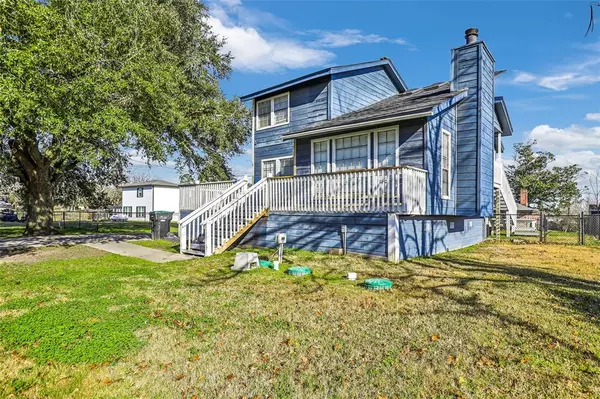 61 S Hilltop ST, Point Blank, TX 77364