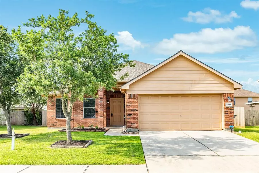 4308 Brazos Bend DR, Pearland, TX 77584