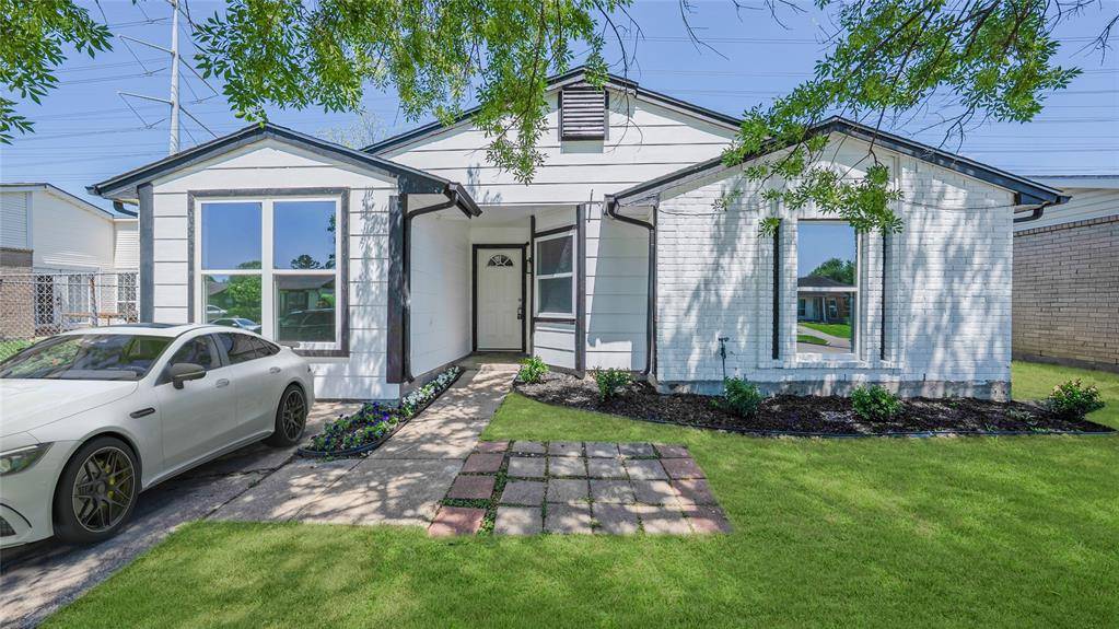 14223 Edenglen DR, Houston, TX 77049