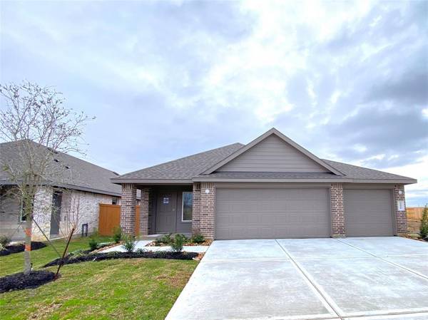 255 Ice Shore TRL, Dayton, TX 77535