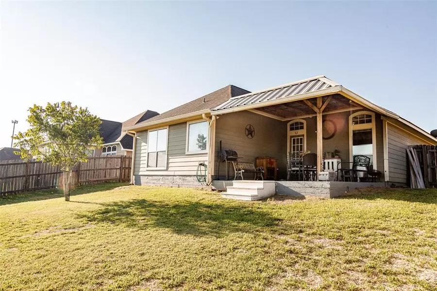 802 Cobble Gate DR, Brenham, TX 77833