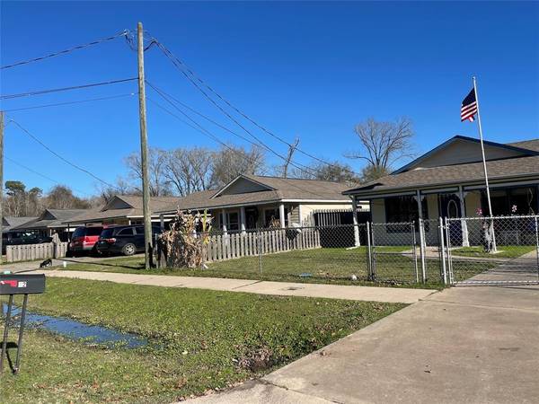 Shepherd, TX 77371,44 N Ross AVE