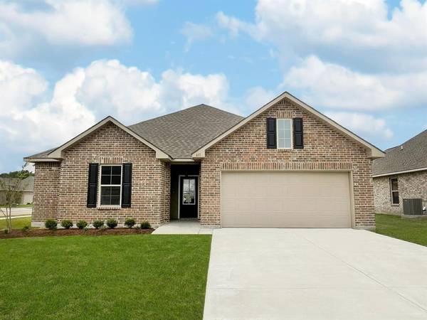 611 Balsa Wood DR, Orange, TX 77630