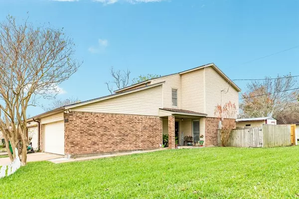 1223 Dennis AVE, Angleton, TX 77515