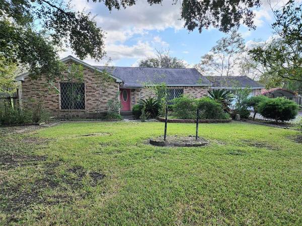 2200 Golden AVE, Bay City, TX 77414