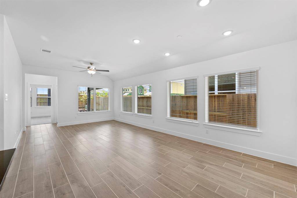 Iowa Colony, TX 77583,5210 Capricorn Way