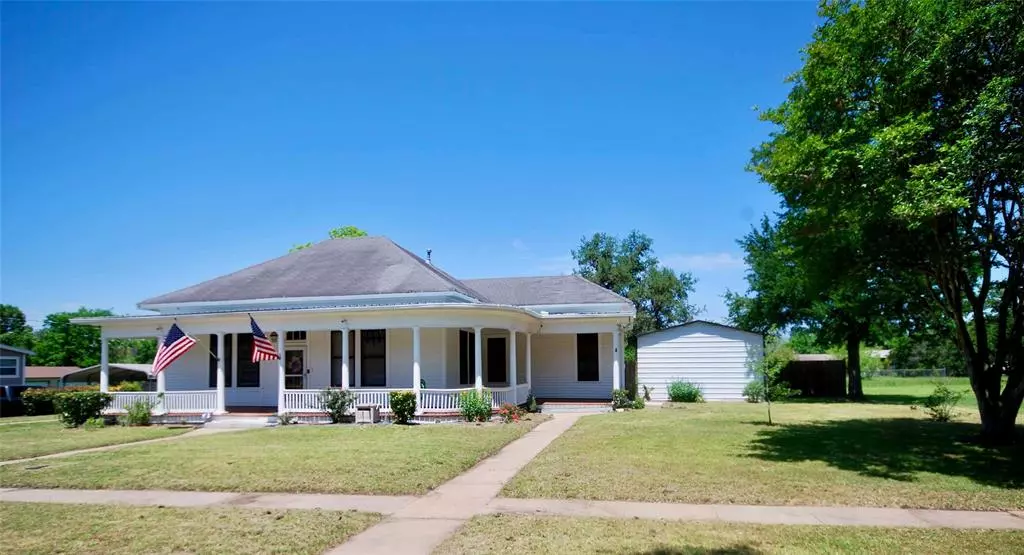 Flatonia, TX 78941,403 E 7th ST