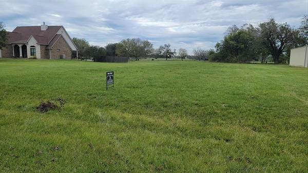 819 Mill RD, Angleton, TX 77515