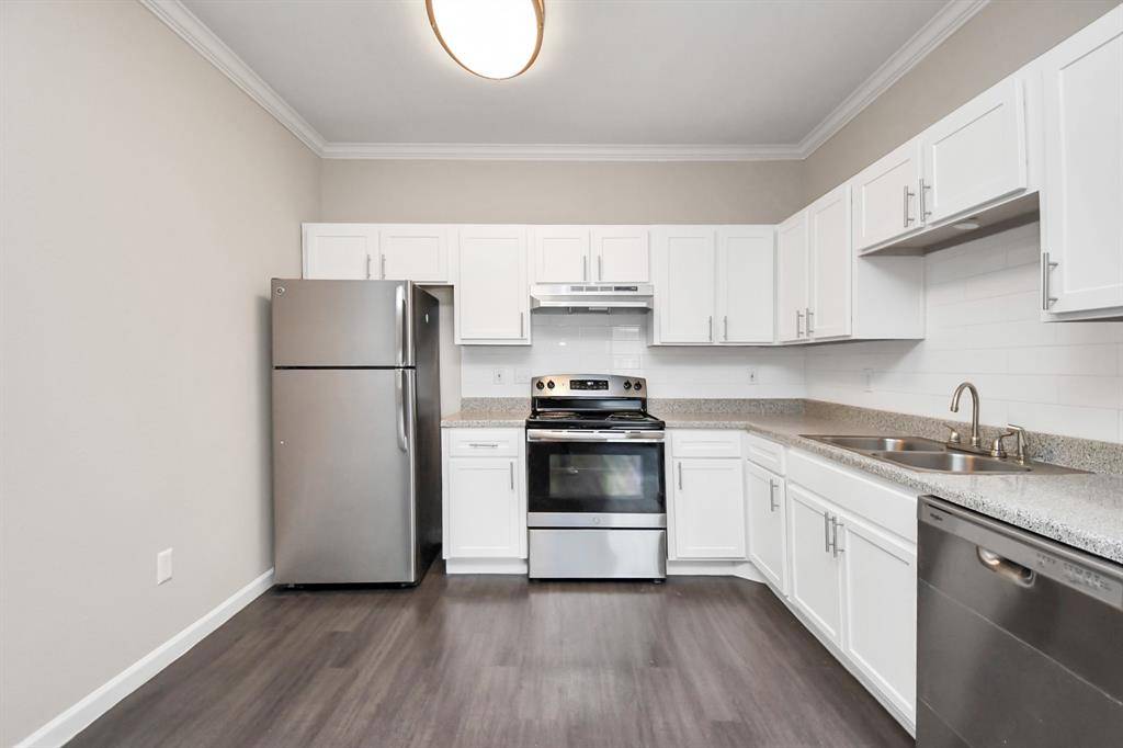 South Houston, TX 77082,11355 Richmond AVE #705