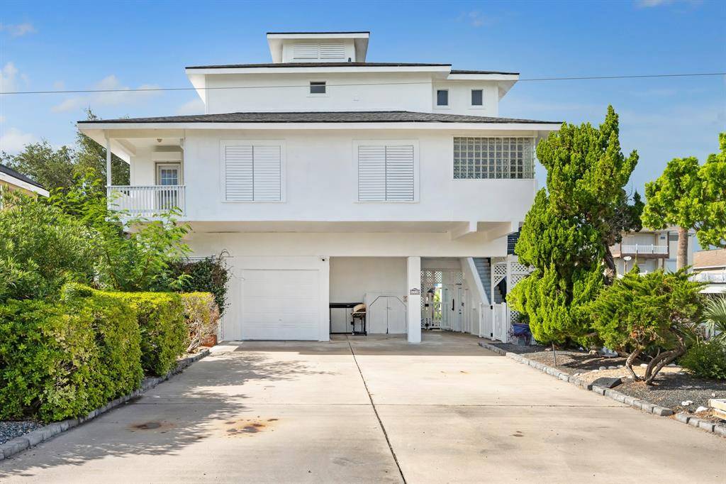 Tiki Island, TX 77554,1330 Coral Way