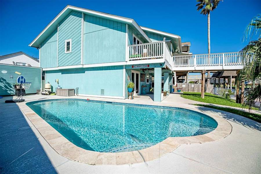 10 S Sandpiper ST, Omega Bay, TX 77568