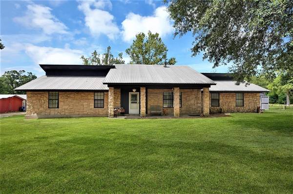 246 County Road 385, Cleveland, TX 77328