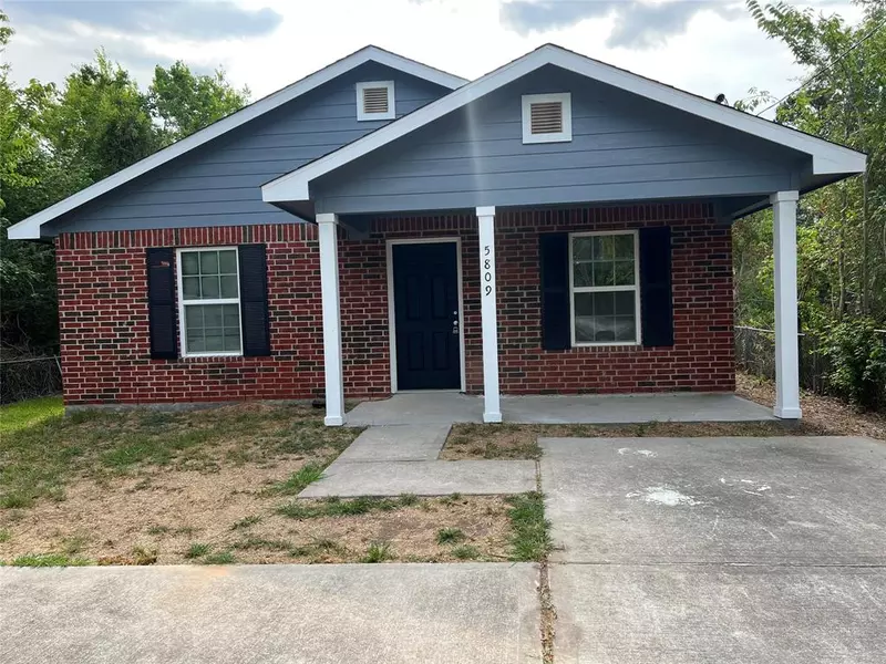 5809 Ora Lee ST, Hitchcock, TX 77563