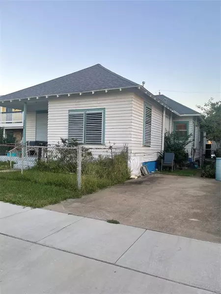 3509 Avenue S, Galveston, TX 77550