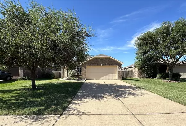 810 Mills Creek Lane LN,  La Marque,  TX 77568