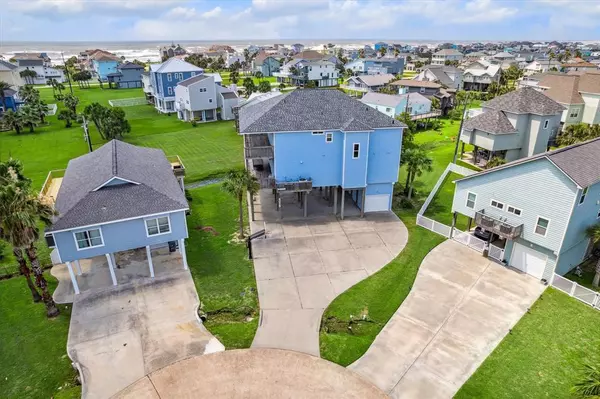 4015 Warchest CT, Galveston, TX 77554