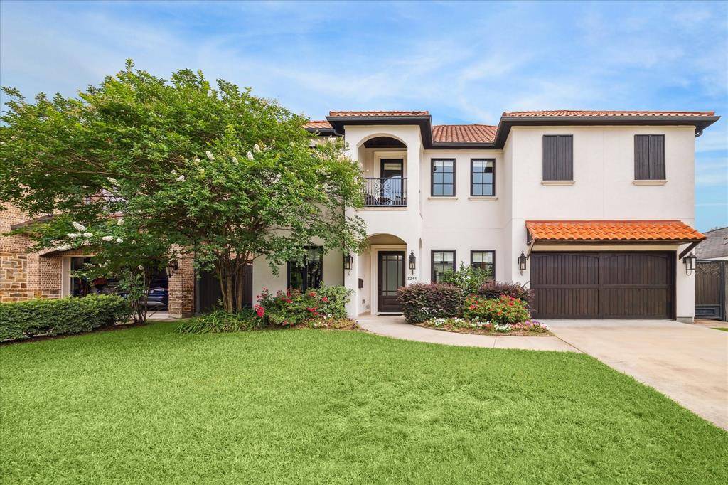 1249 Gardenia DR, Houston, TX 77018