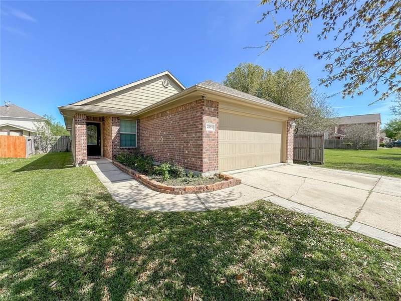 4323 Sprangletop AVE, Baytown, TX 77521