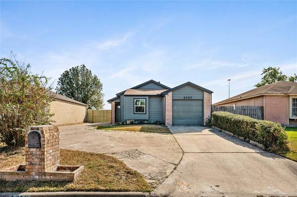 6250 Foxhunter RD, Houston, TX 77049