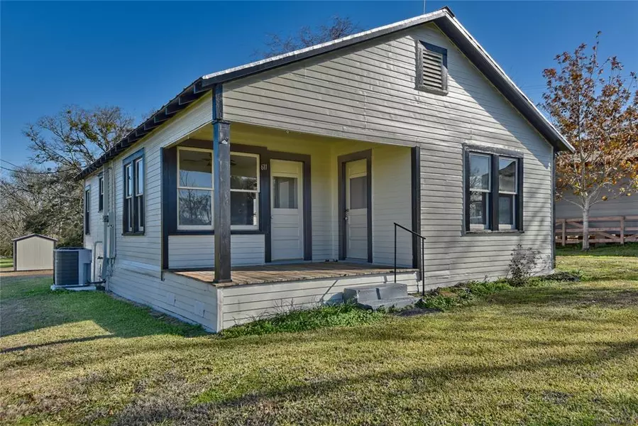 611 N State Highway 237, Round Top, TX 78954