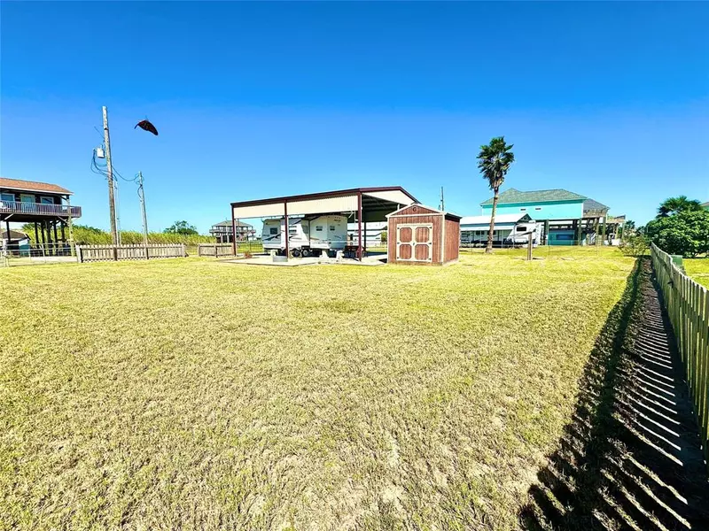 1776 Catfish LN, Crystal Beach, TX 77650