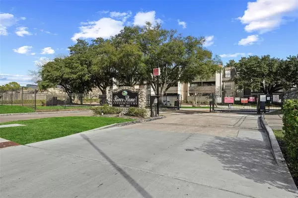 Houston, TX 77042,3085 Walnut Bend LN #36