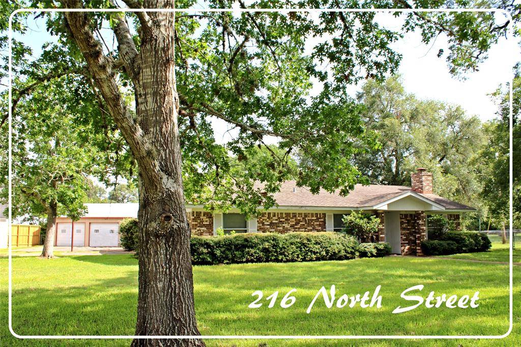 216 North ST, Columbus, TX 78934