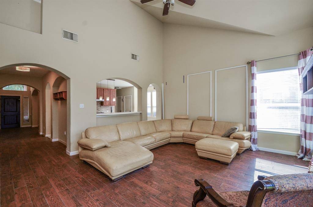 Cypress, TX 77433,17719 Creek Bluff LN
