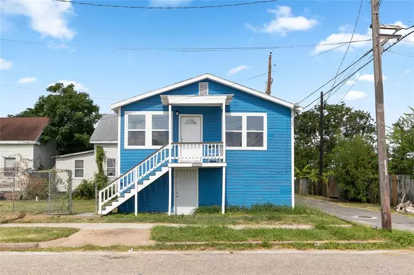 1112 28th, Galveston, TX 77550