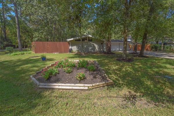 1209 Rosewood DR, Dickinson, TX 77539