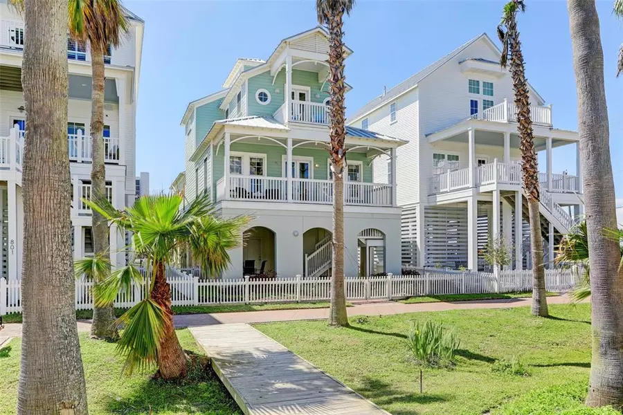 745 Shiraz Passage, Galveston, TX 77550