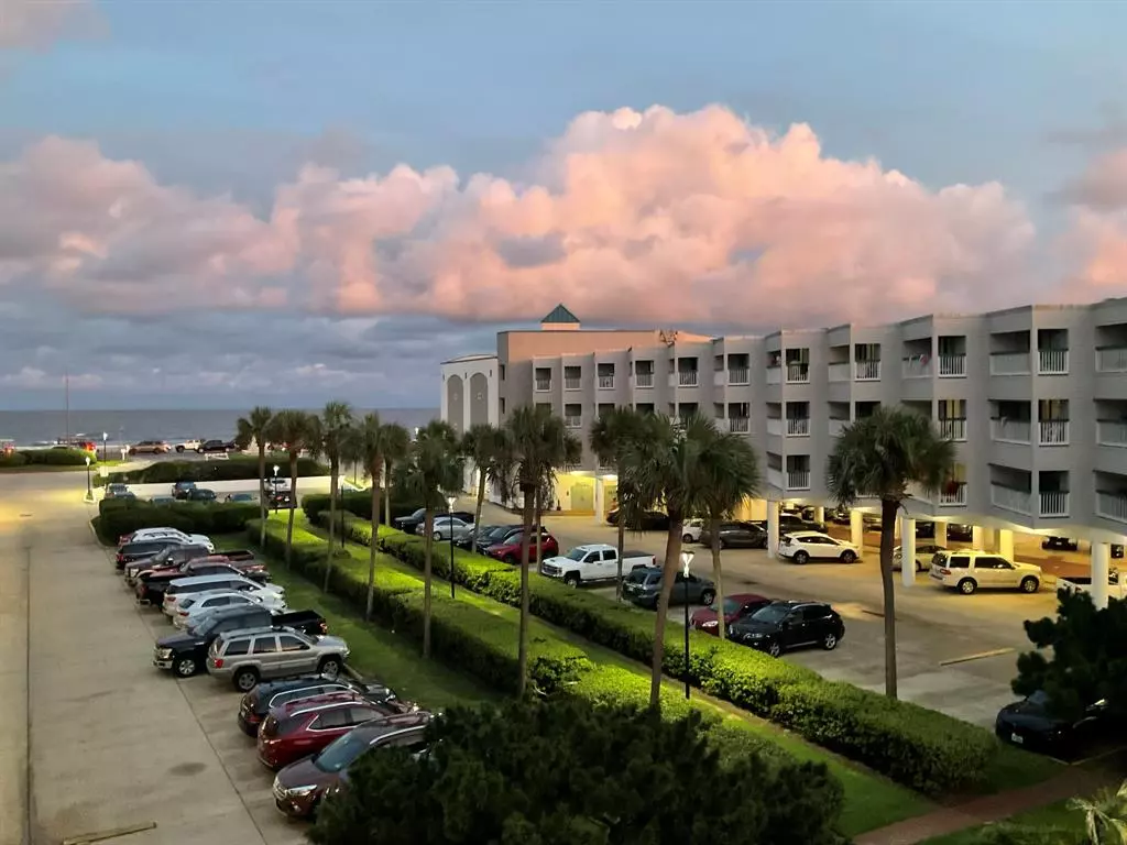 Galveston, TX 77551,6102 Seawall BLVD #234