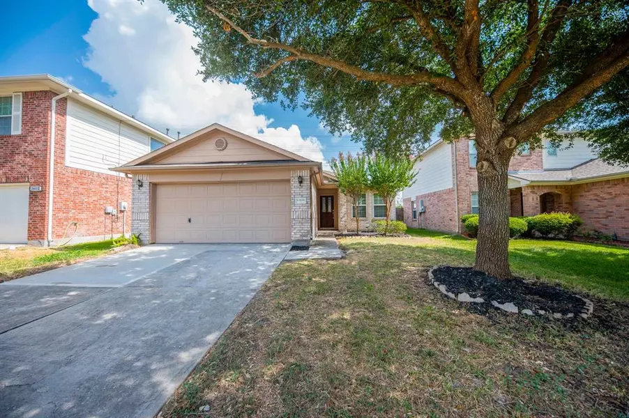 13838 Bonnetbriar LN, Sugar Land, TX 77498