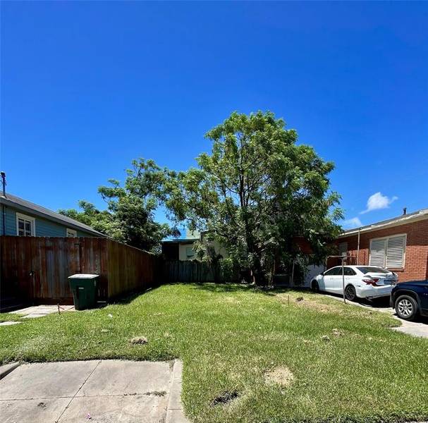 1205 29th ST, Galveston, TX 77550