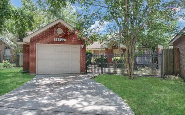 11427 W Travelers Way CIR, Houston, TX 77065