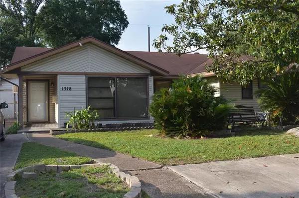 1318 Thornton RD, Houston, TX 77018