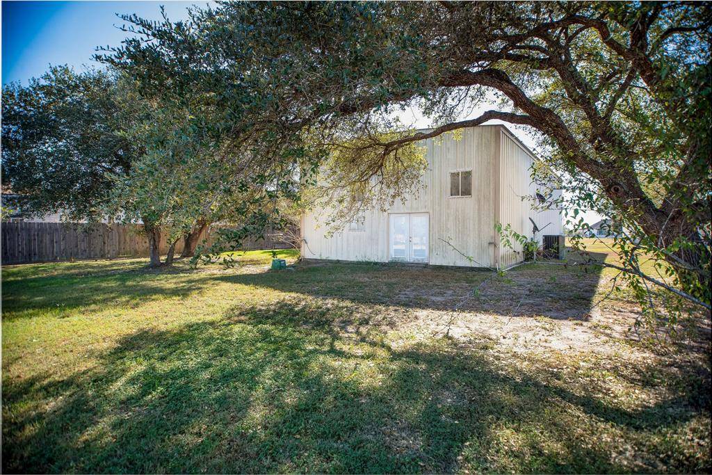 Inez, TX 77968,3338 Old Highway RD