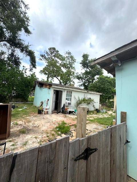 Houston, TX 77028,8122 Count ST