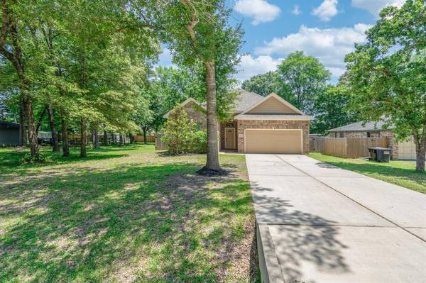 28706 Champion Oaks DR, Magnolia, TX 77354