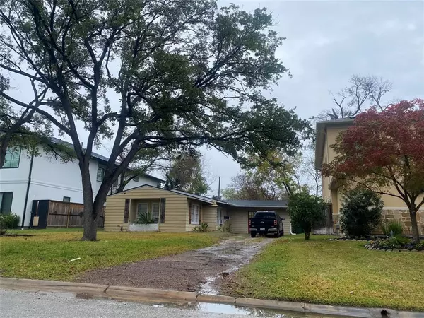 1304 Wakefield DR, Houston, TX 77018