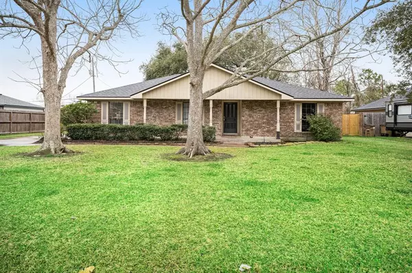 610 Renaldo ST, Dickinson, TX 77539