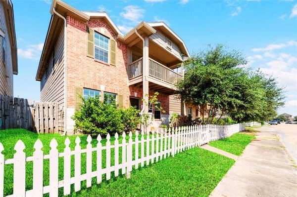 7250 Autumn Sun DR, Houston, TX 77083