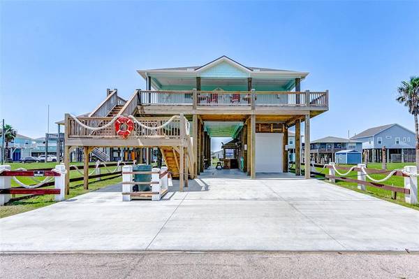 851 Palmetto DR, Crystal Beach, TX 77650