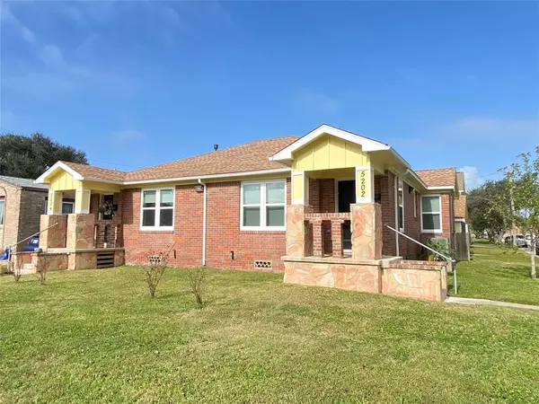 5202 Avenue O 1/2, Galveston, TX 77551