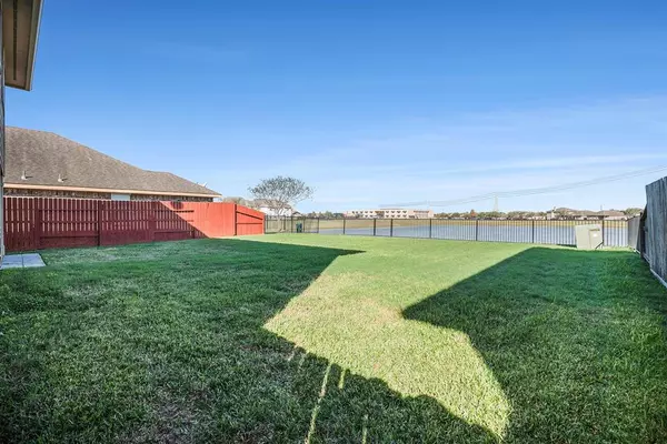 Alvin, TX 77511,314 Lake Line DR