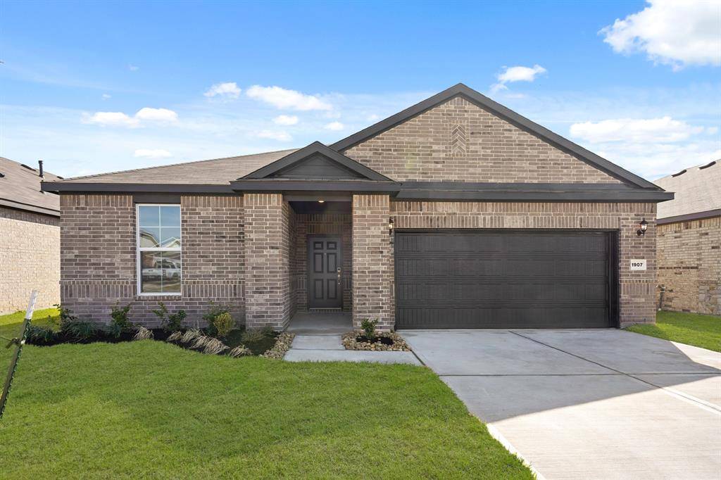 1907 Spyglass DR, Navasota, TX 77868