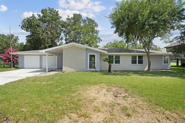 606 Meadowlawn ST, Shenandoah, TX 77571